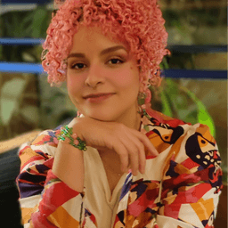 Maria Vitória Gomes de Oliveira