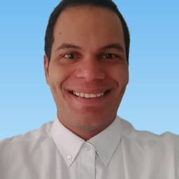José López