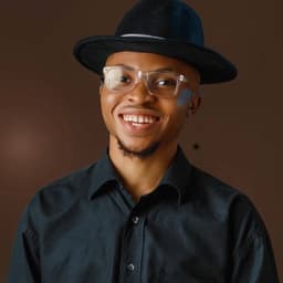 Fredrick  Favour